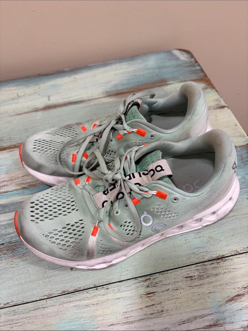 On Cloudsurfer Tecphase Swiss Engineered Run Walk Gym Athleisure Fitness Sz7